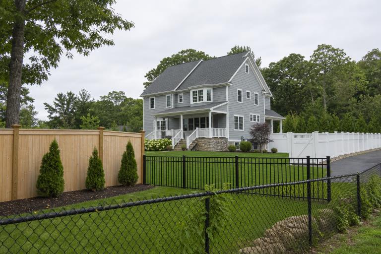 How To Choose The Right Fence For Your Home In 2026