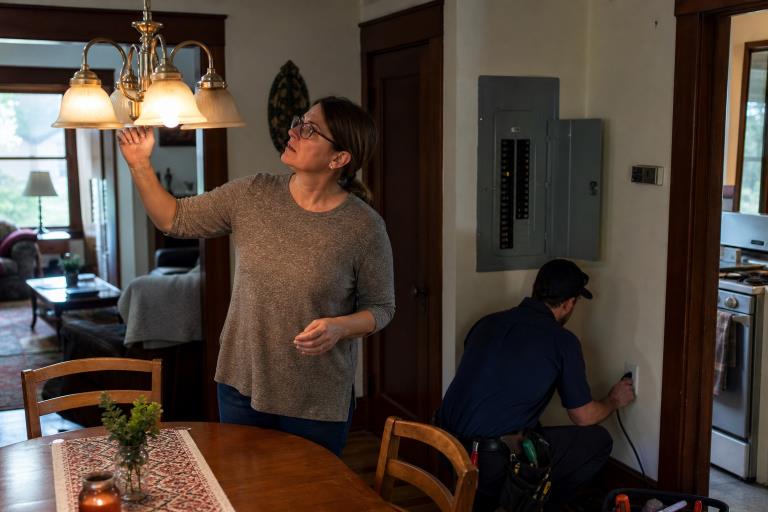 How Kansas City Missouri Homeowners Can Spot Electrical Hazards Before They Become Emergencies