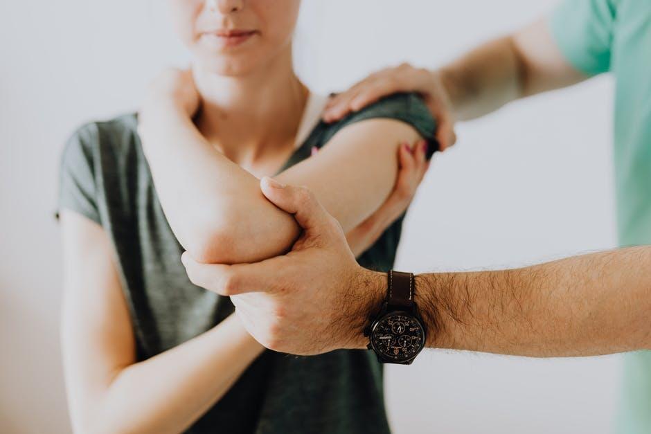 Signs It Is Time to Visit a Chiropractor